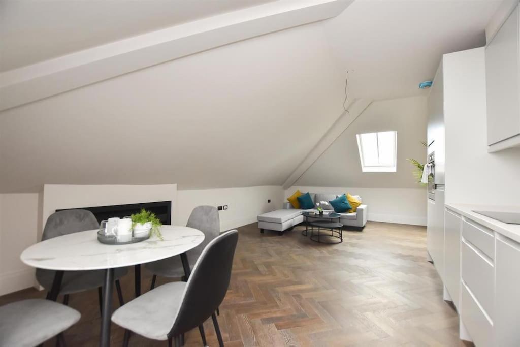 Vive Sea View Getaway Apartment Хейстингс Екстериор снимка