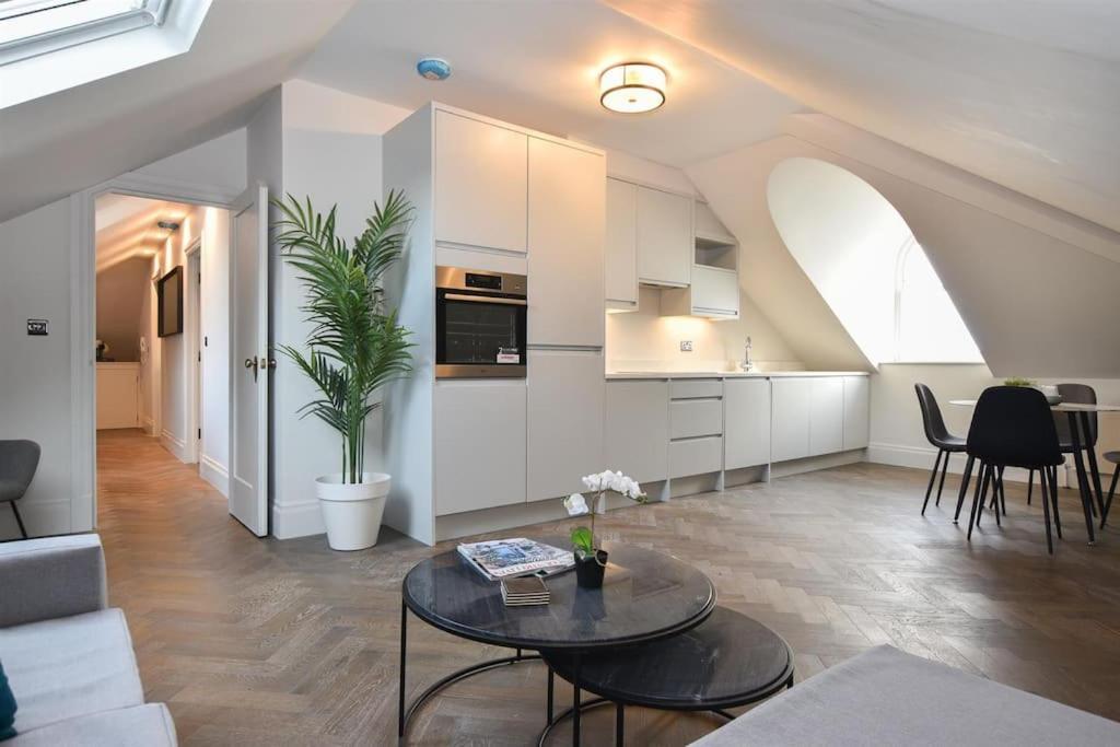 Vive Sea View Getaway Apartment Хейстингс Екстериор снимка